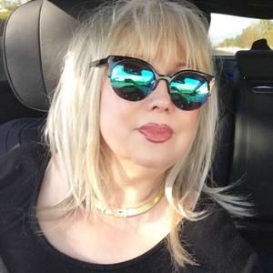 Meet your Posher, Valentina